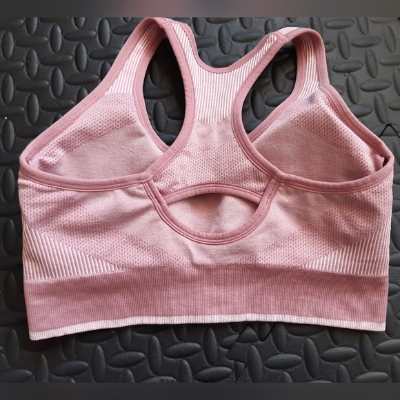 Puma sports bra - Picture 2 of 3